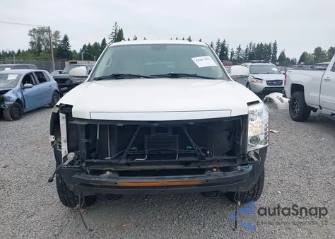 2007 Cadillac Escalade Standard z USA, uszkodzony, nr VIN 1GYFK638X7R315865